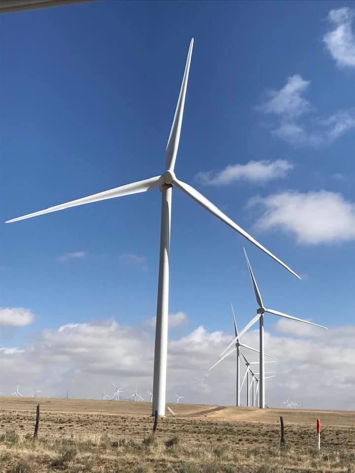 This image has an empty alt attribute; its file name is rv-us-60-moriarty-nm-windmill-farm.jpg