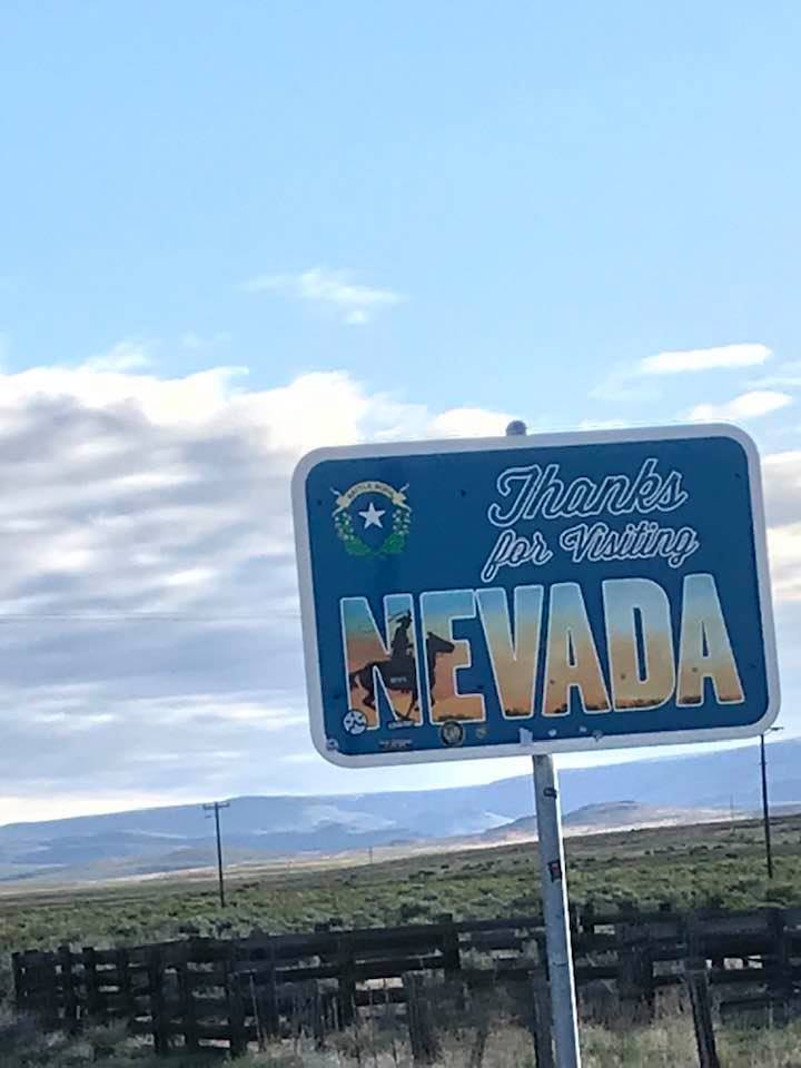 This image has an empty alt attribute; its file name is rv-leaving-nevada-on-95.jpg