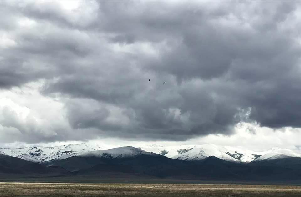 This image has an empty alt attribute; its file name is rv-snow-on-mountains.jpg